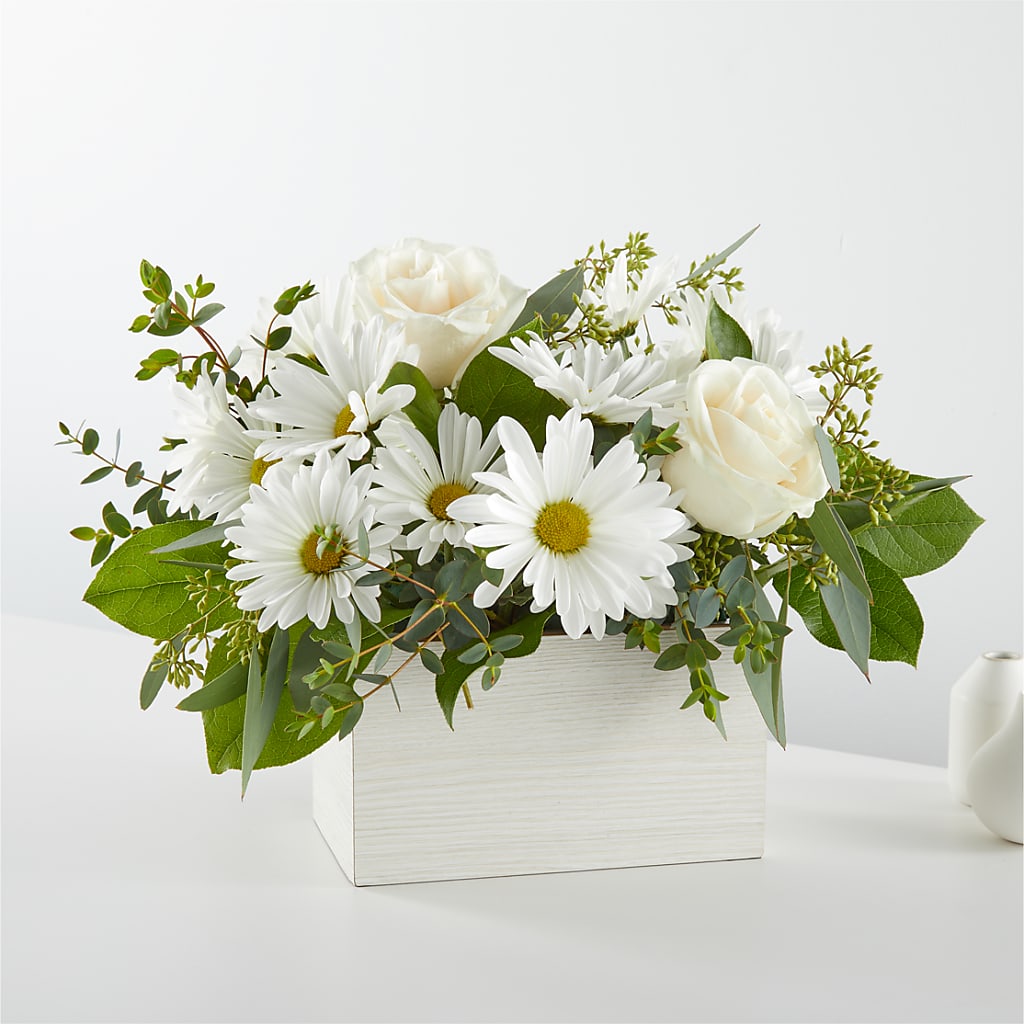 Fresh Linen Box Bouquet – Bakers, Wichita KS