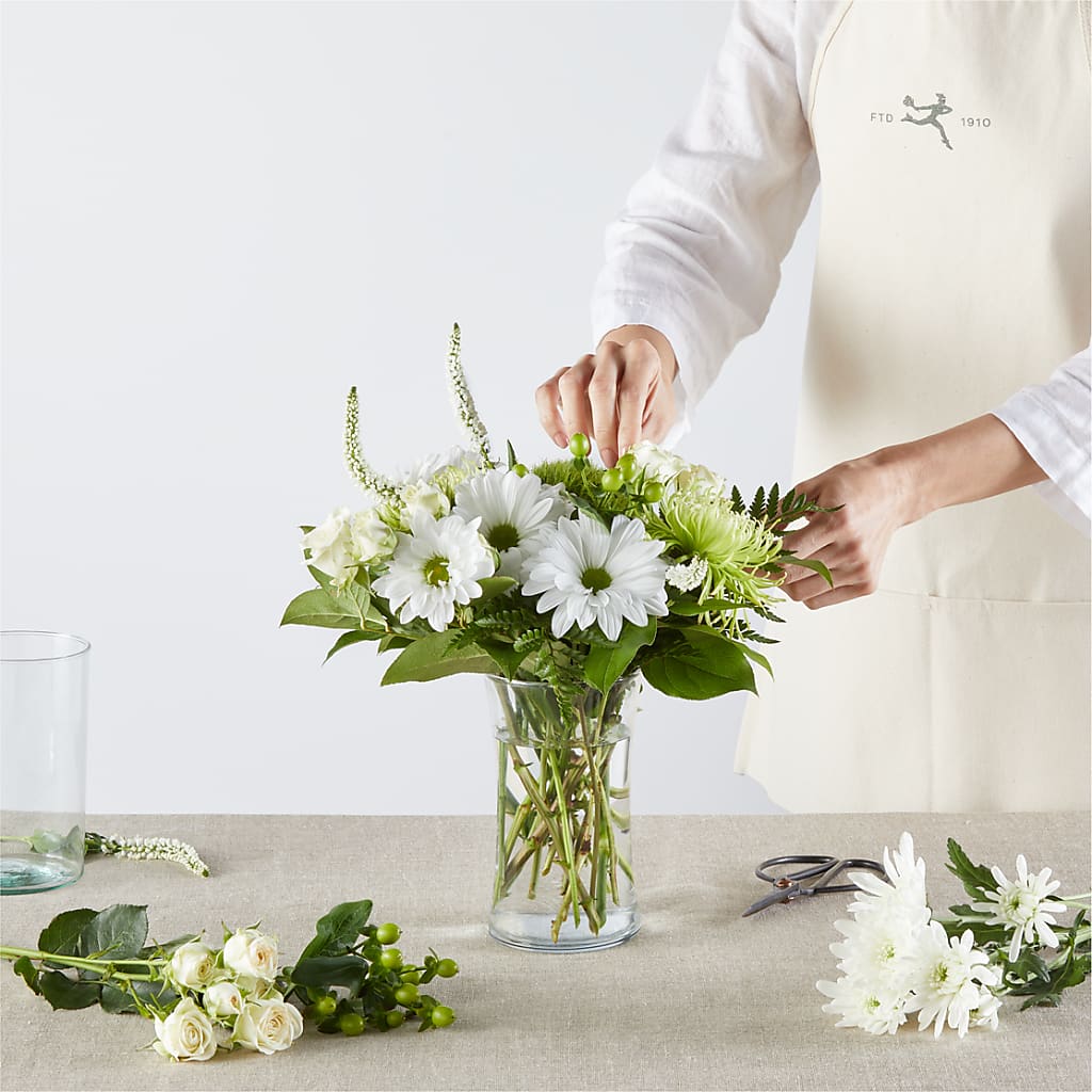 Irish Garden - A Florist Original – Bakers, Wichita KS