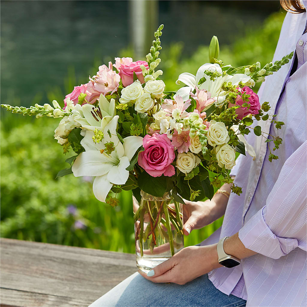 Fondly Bouquet –  Bakers, Wichita KS